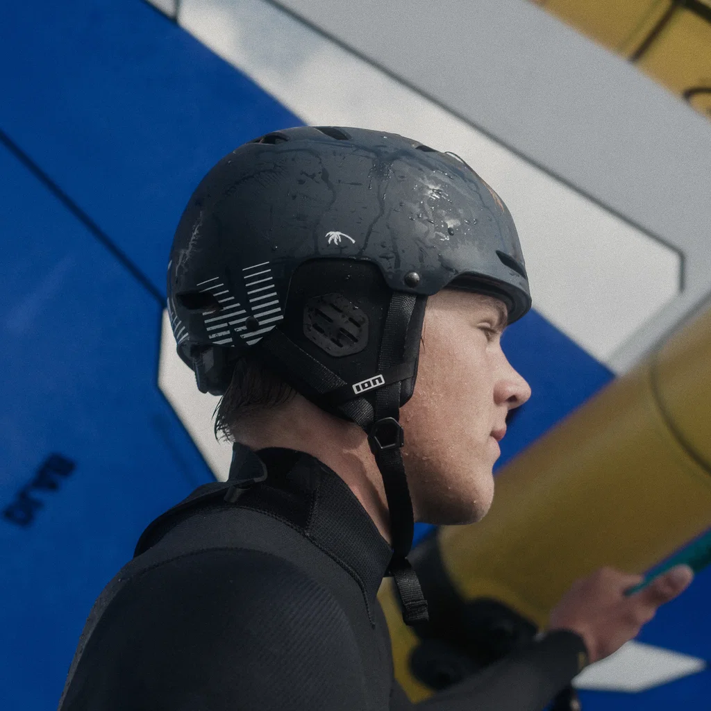 IOW-Slash Amp Helmet